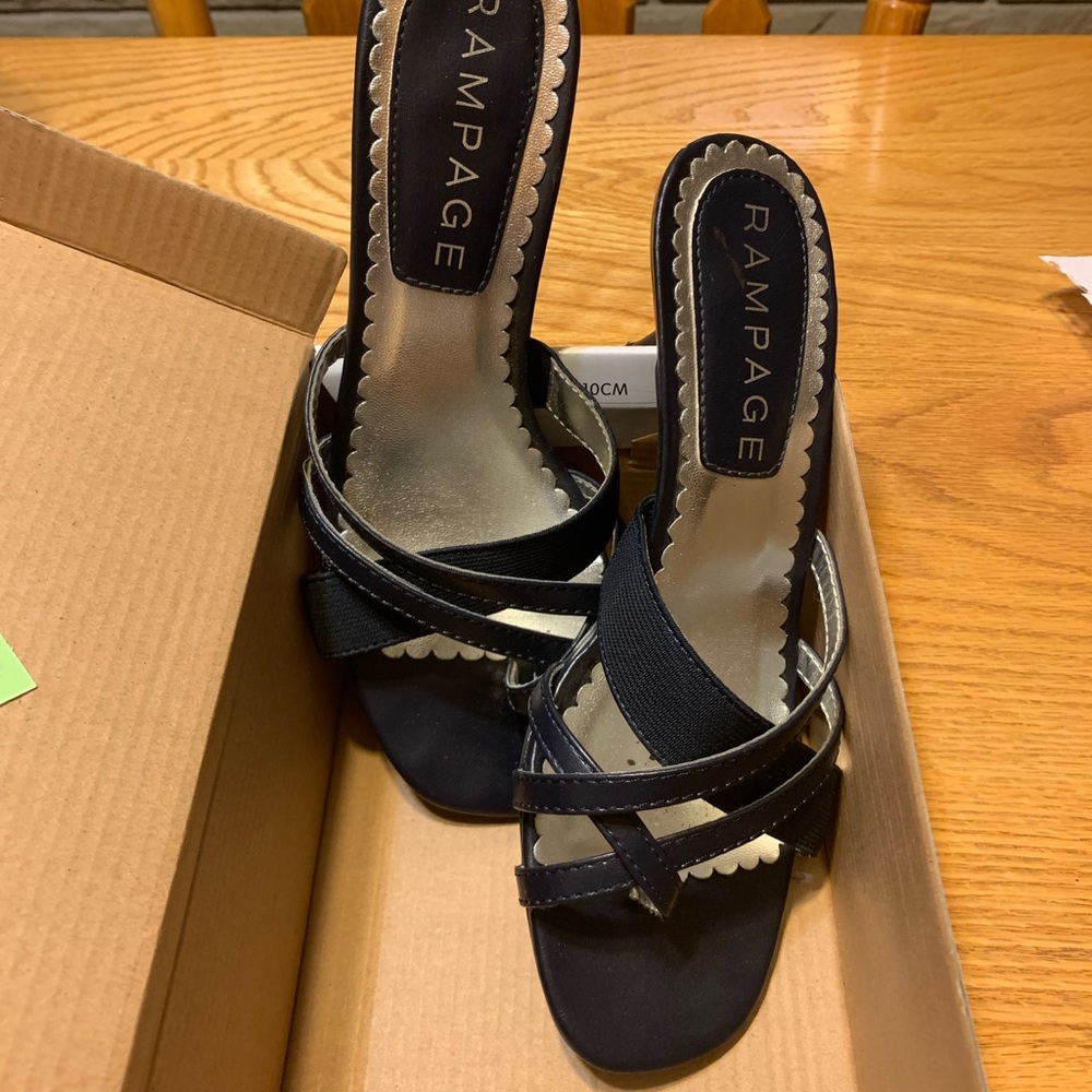 Rampage Navy Heels. Size 6.5